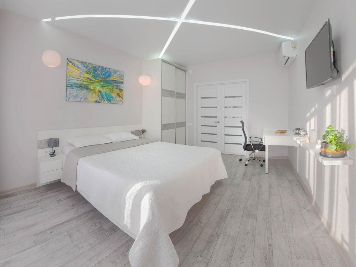 3-Room Apartments Avalon Lviv Exterior photo